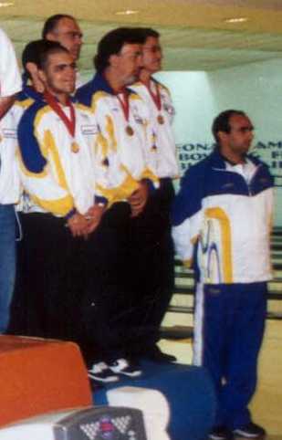 americano_podium_close.jpg (14646 bytes)