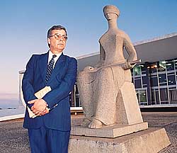 dr_aristides.jpg (18280 bytes)